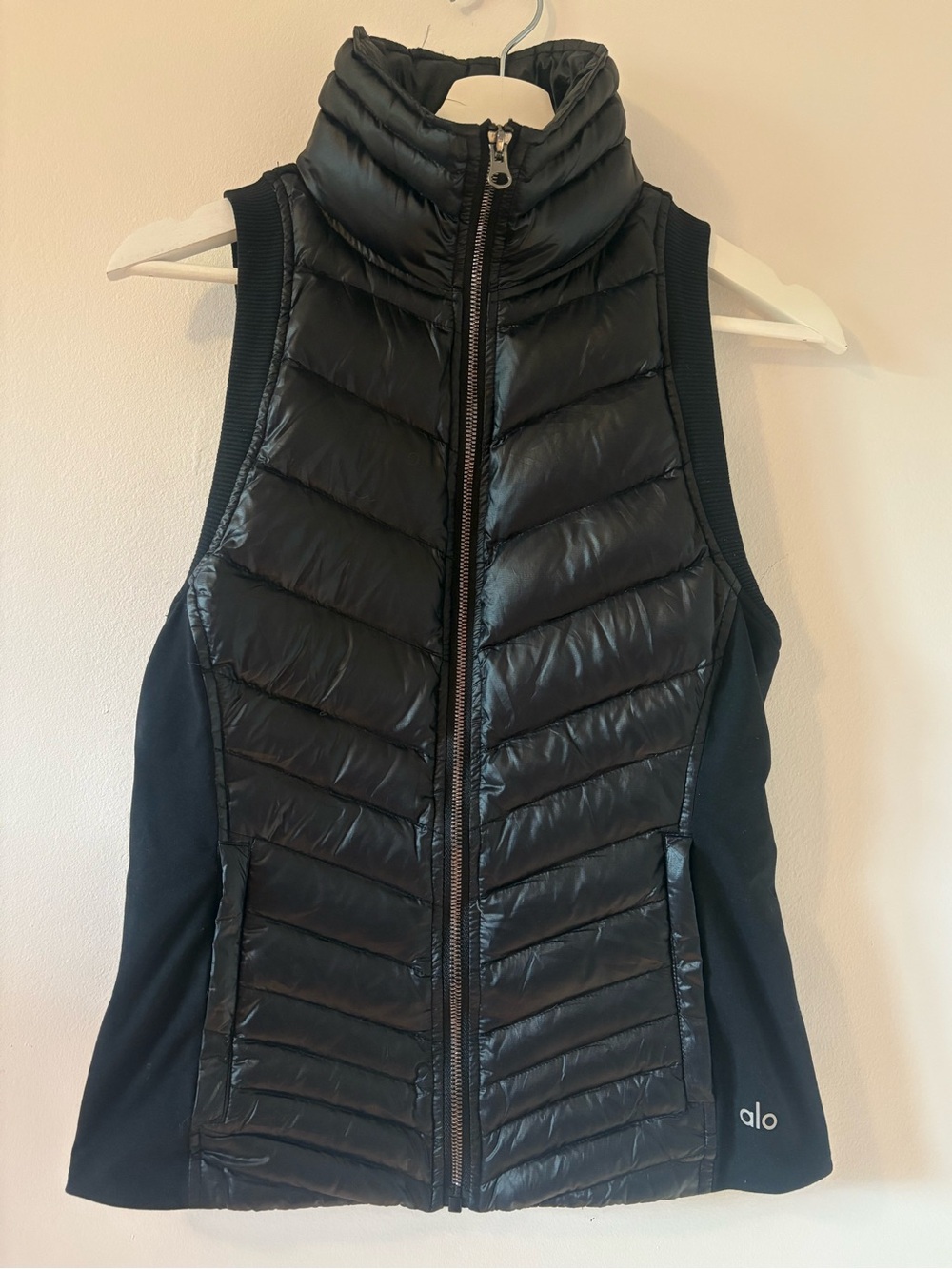 Alo Yoga Altitude puffer vest women’s size XS